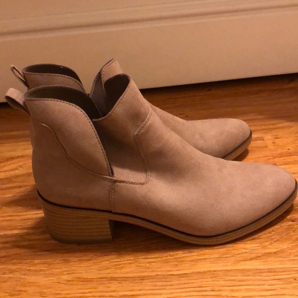 Boots - Picture 4 of 4